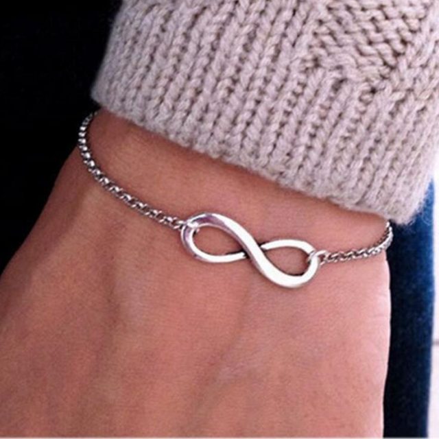 Women’s Infinity Shaped Chain Bracelet